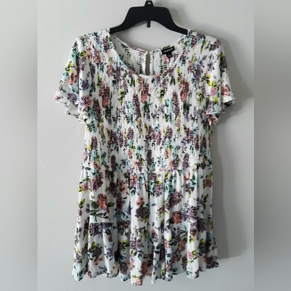 Torrid Smocked Floral Blouse NWT - Picture 5 of 6
